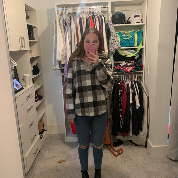 Fuzzy sweatshirt - Picture 2 of 3